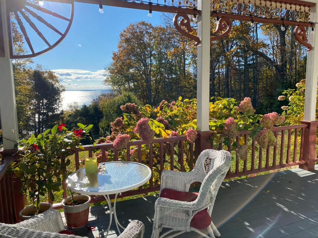 Victorian By The Sea Bed & Breakfast Lincolnville Bagian luar foto