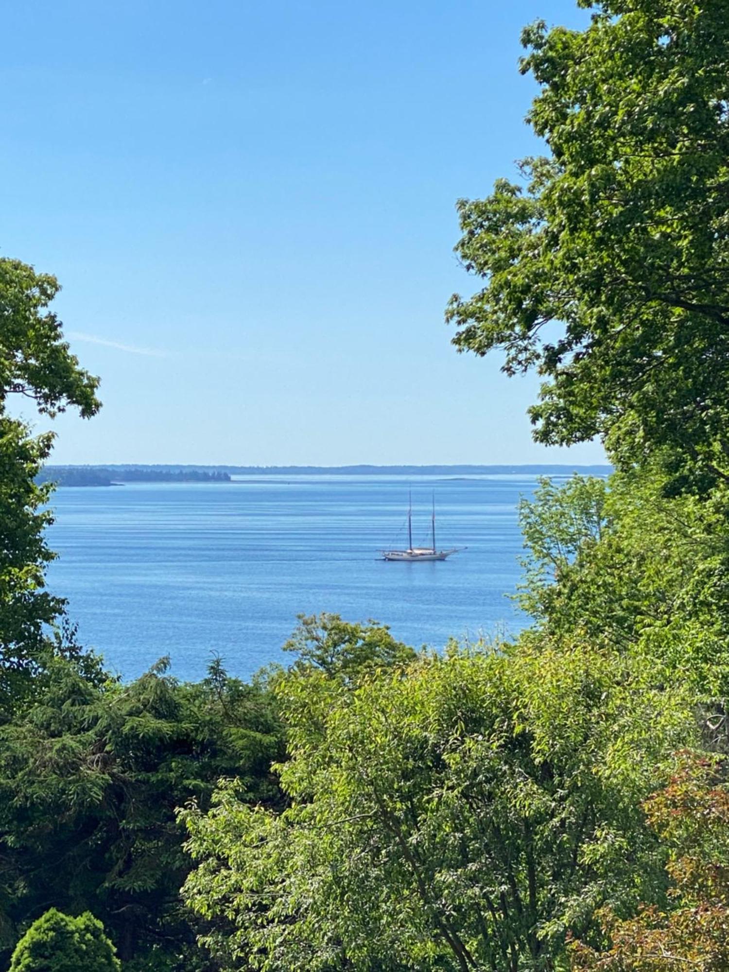 Victorian By The Sea Bed & Breakfast Lincolnville Bagian luar foto