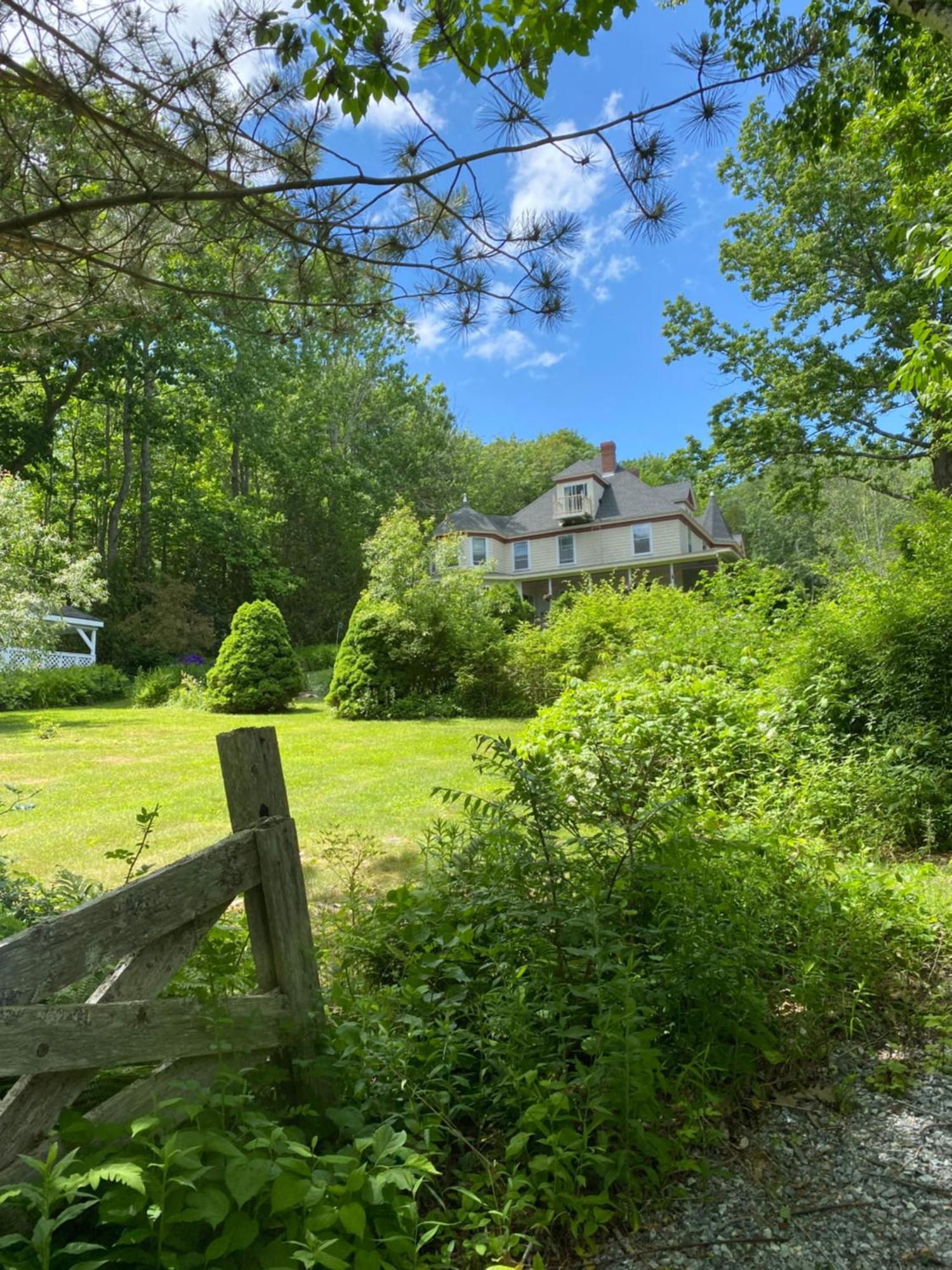 Victorian By The Sea Bed & Breakfast Lincolnville Bagian luar foto