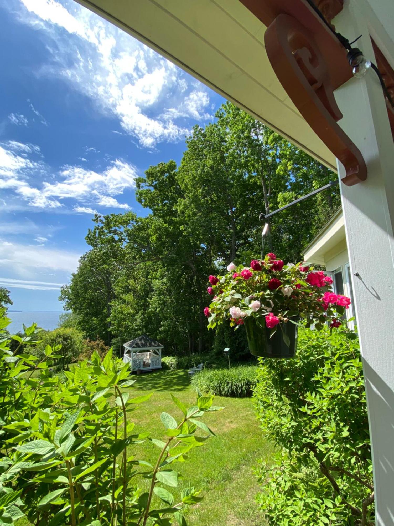 Victorian By The Sea Bed & Breakfast Lincolnville Bagian luar foto