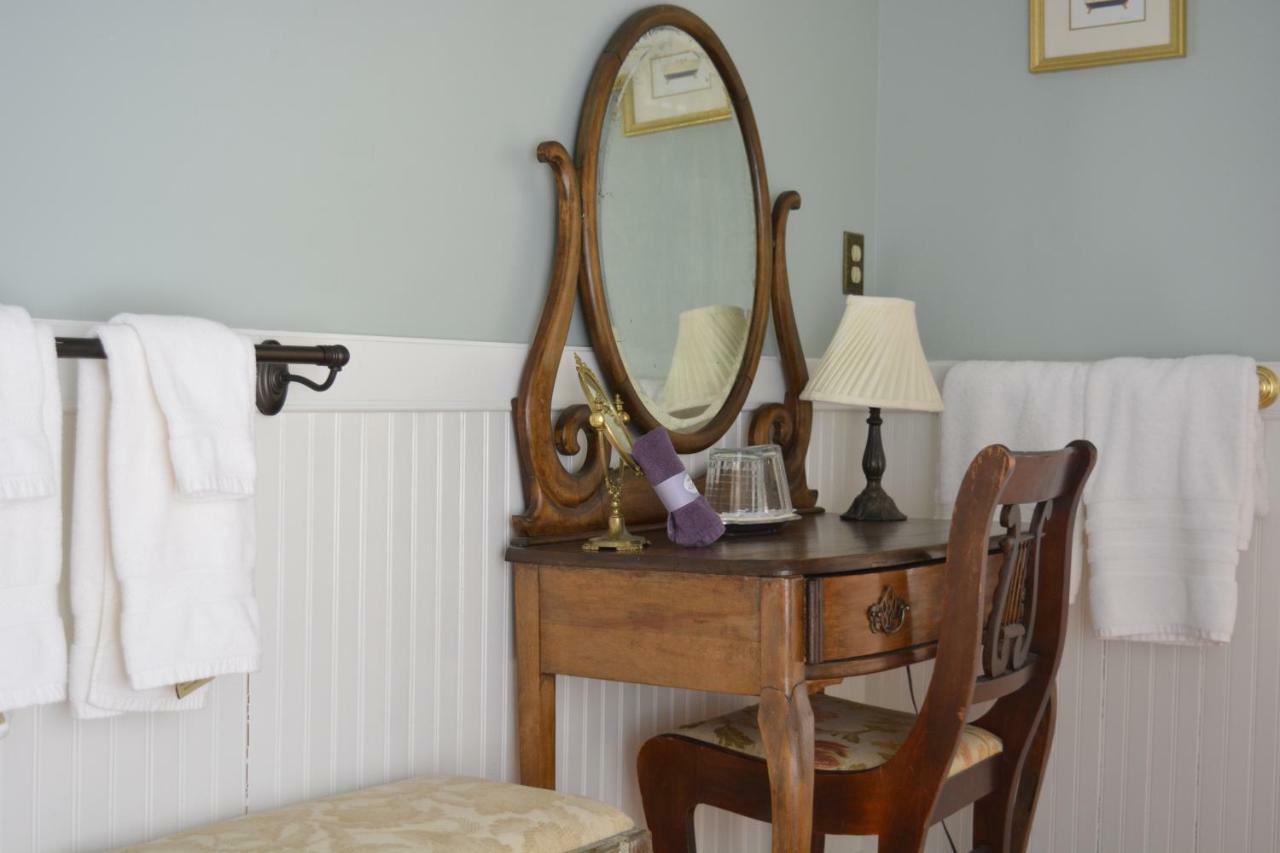Victorian By The Sea Bed & Breakfast Lincolnville Bagian luar foto