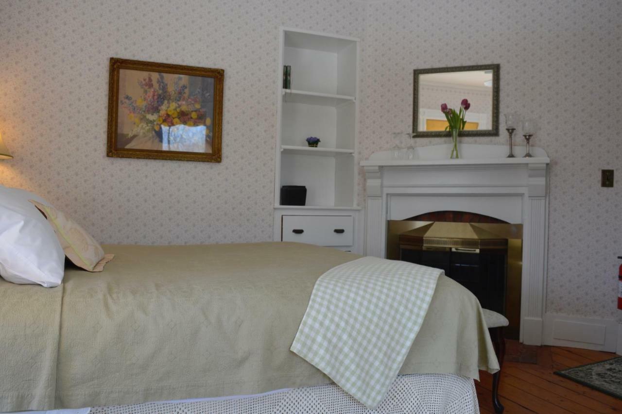 Victorian By The Sea Bed & Breakfast Lincolnville Bagian luar foto