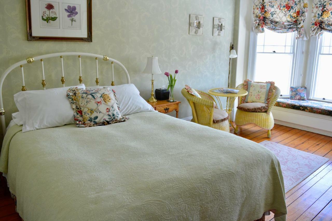 Victorian By The Sea Bed & Breakfast Lincolnville Bagian luar foto